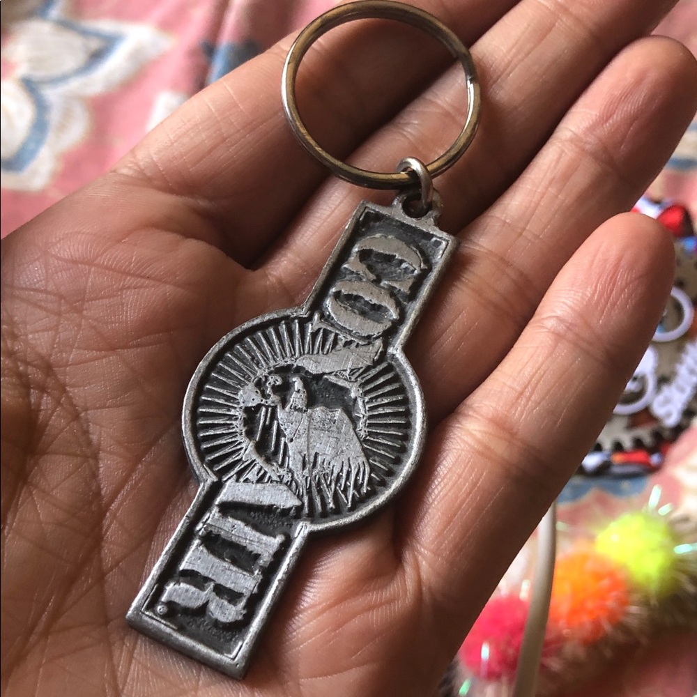 Handheld Silver Lamb Keychain - Home Accents